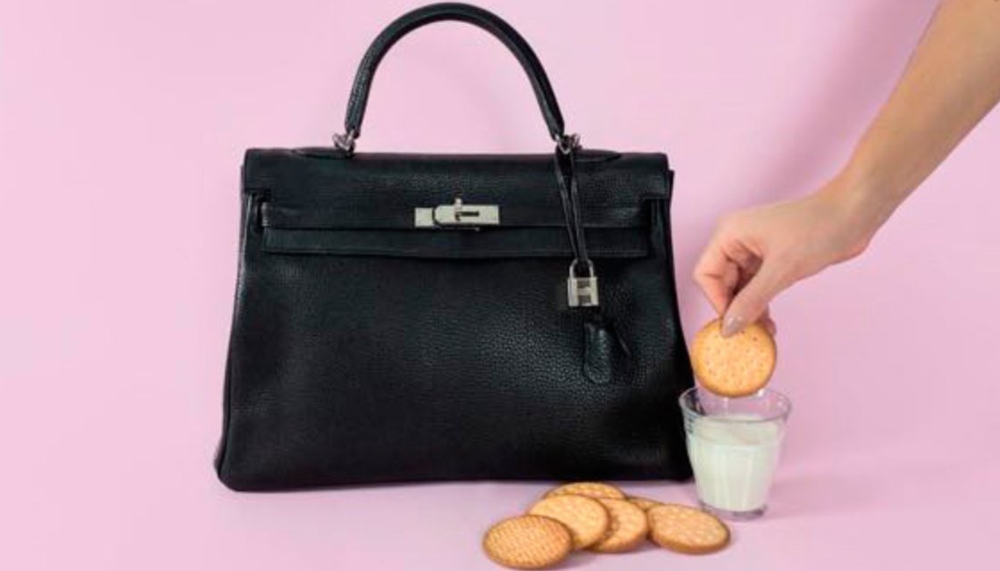 BazaarBR's tweet photo. BRECHÓ DE LUXO: conheça o brechó virtual de luxo Pretty New. Com sede em Brasília, ele foi fundado pela jovem empresária Gabriella Constantino. #brecho #moda #prettynew #brasilia #gabriellaconstantino #luxo SIGA A BAZAAR https://t.co/NwzbfJwn6Q https://t.co/X2dPipbNG2