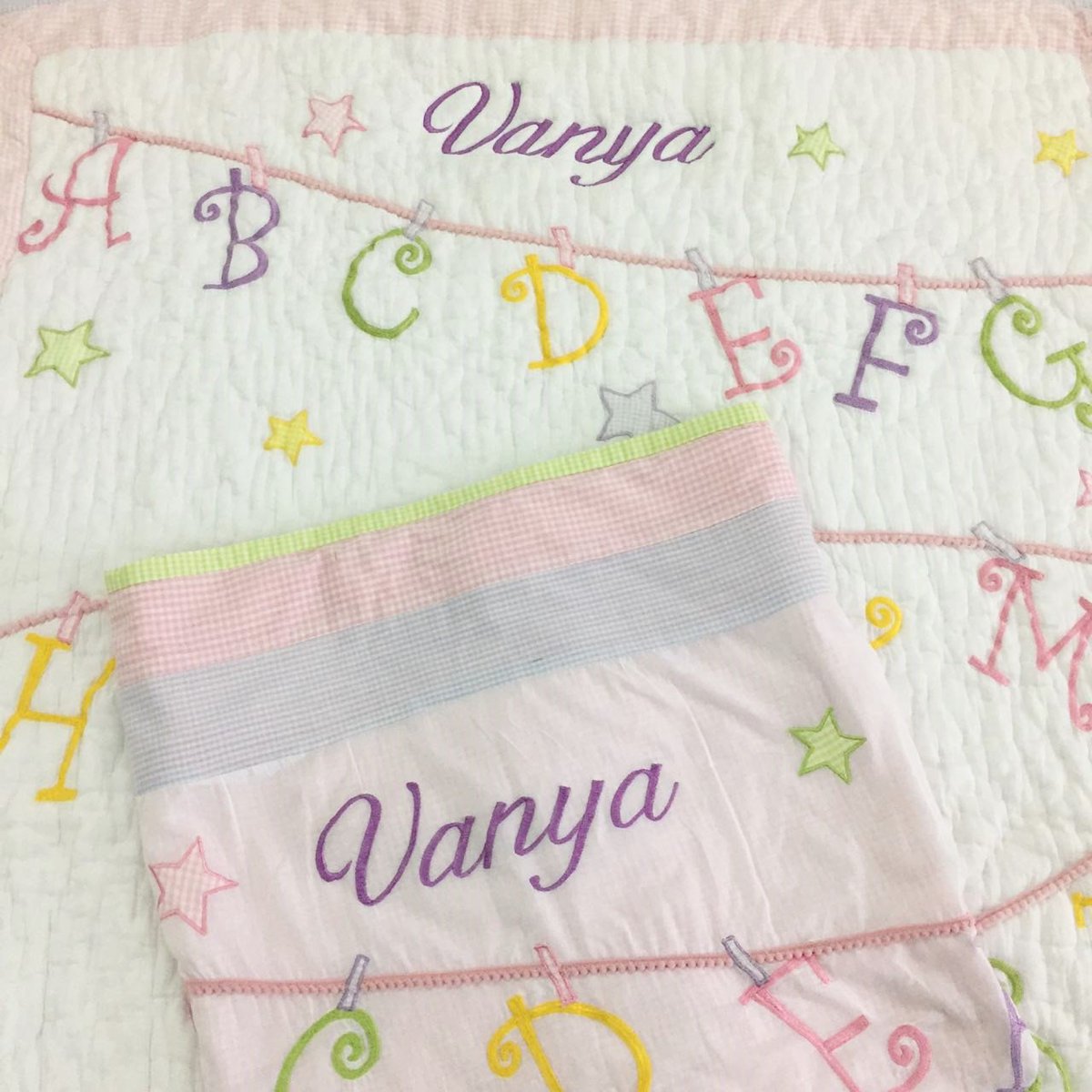 Pretty bedding with your name on it! #GiftsToLove #PersonalizedQuilt #Coverlet

Shop Now I know My ABCs bedding collection: littleweststreet.com/now-i-know-my-…
