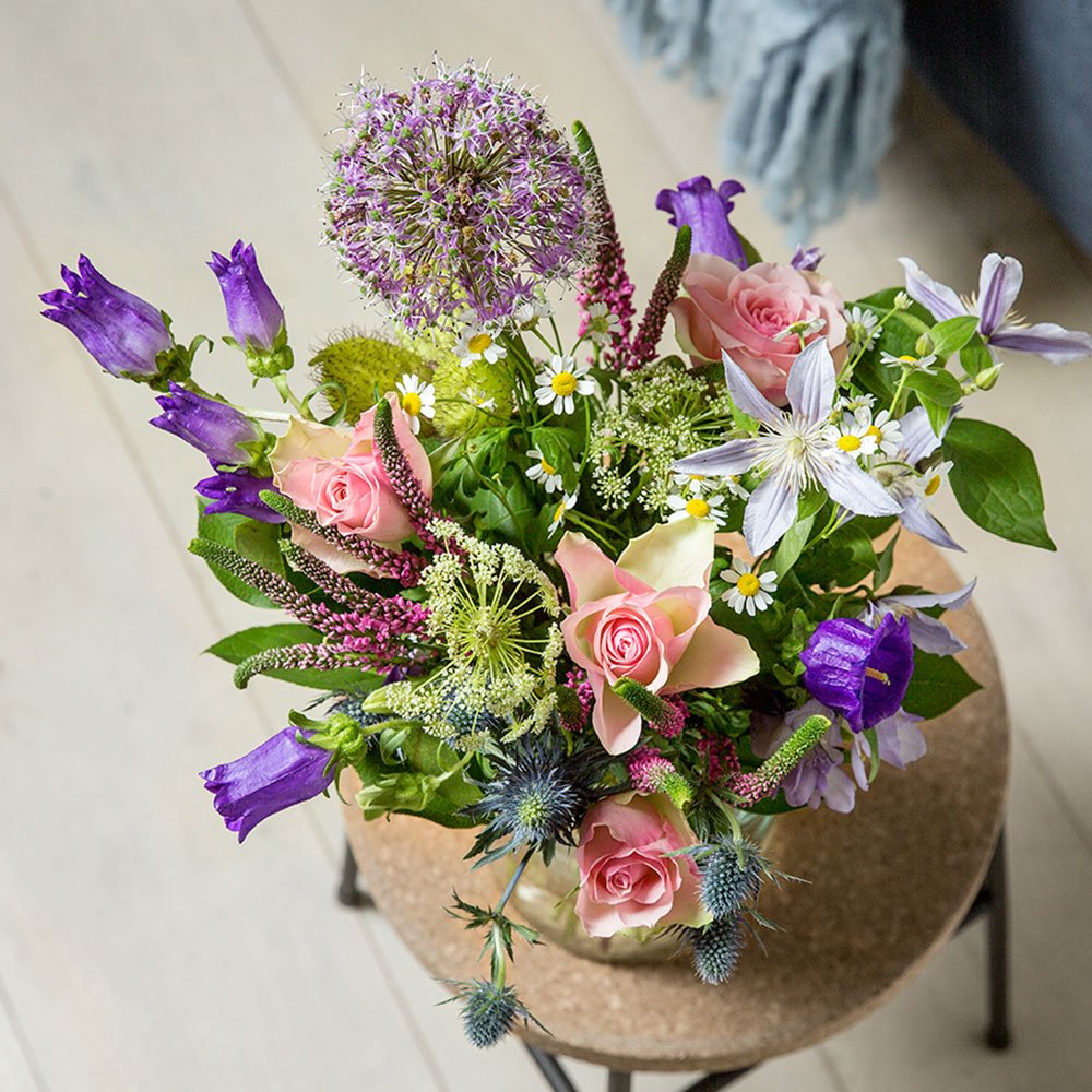 fleurop_nl's tweet photo. Laatste kans! Binnenkort nemen wij helaas alweer afscheid van onze kleurrijke zomercollectie, terwijl we plaats maken voor nieuwe bloemen. Wil je nog zomerbloemen bestellen? Wees dan snel! https://t.co/aSX3JbTi0v https://t.co/DT5yE7JMW1