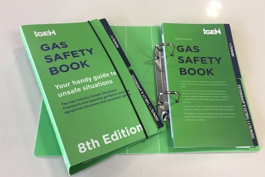 GasSafetyBook's tweet photo. Thanks to the weekend #Followers 
Have a great bank holiday Monday 

#BankHoliday #Heating #GasEngineer 
#GasBook #Unsafe #Situations

@DWSHeating @HarleyHeating @AquaflowPlumber @cdheating 
@LCHS_Gas @Grakobjoy1 @AlanJackGraves https://t.co/4vv9B7eJVP