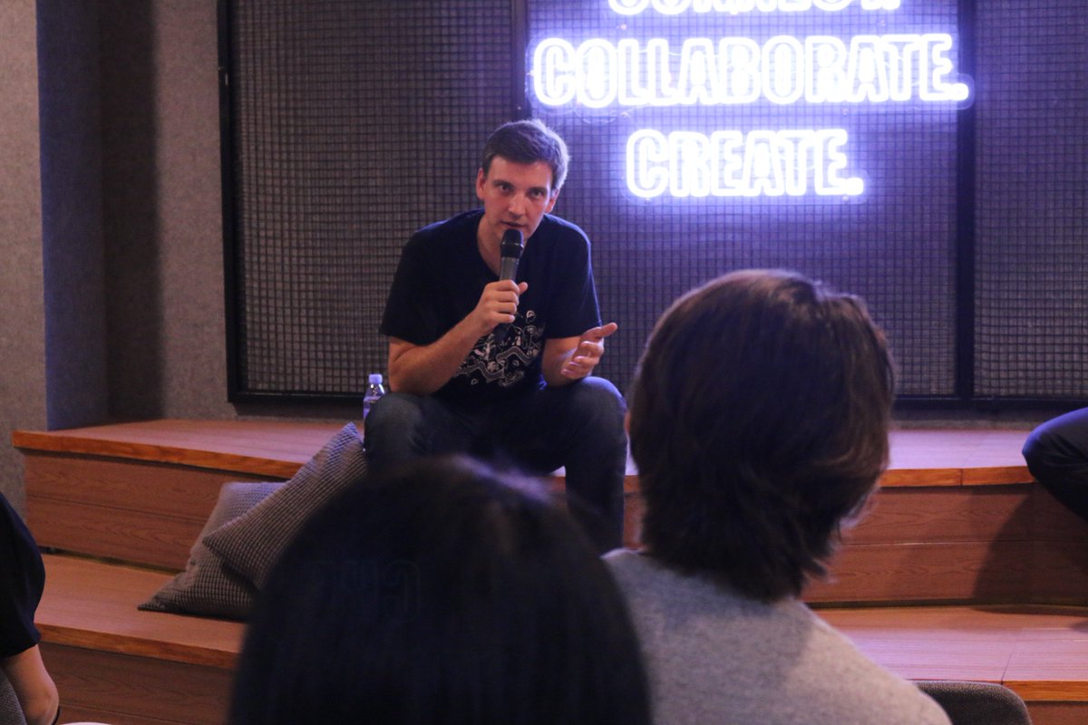 StartupGrindHK's tweet photo. #SGBlockchain Month with @RogerHaenni Co-founder & CEO of @datumnetwork #HK #blockchain #startup decentralized marketplace for social & IoT #data, powered by ETH, BigchainDB & IPFS⛓College dropout, fintech & healthcare startup founder, to raising $7.5M #ICO #DAT 🚀#StartupGrind https://t.co/MWGx0KXtWY