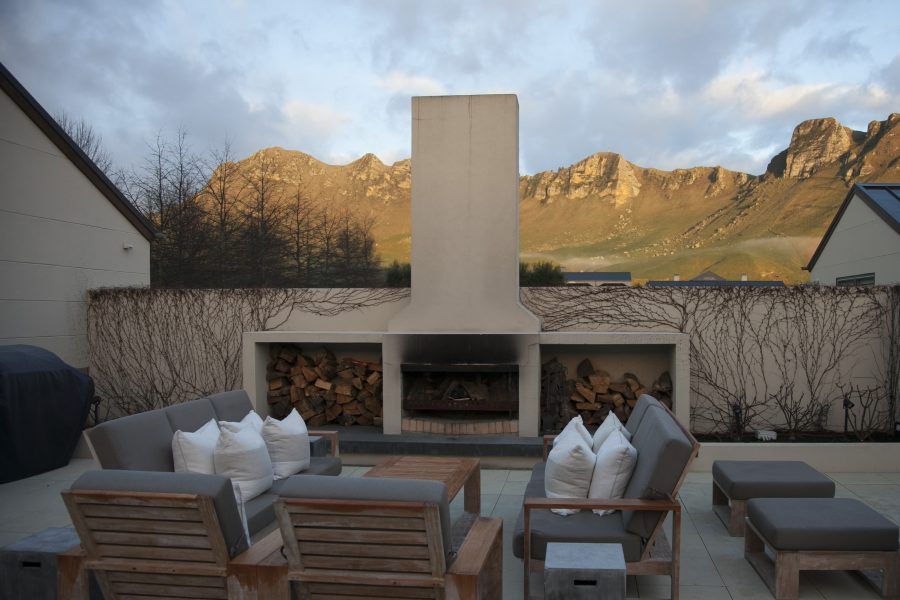 TheRealRvw's tweet photo. #ICYMI #RealPopular Hawke’s Bay-based wine producer @CraggyRange produced its first wines in 2001 from their Gimblett Gravels vineyard planted in 1999. Now there are big changes afoot. @VinoNZ has their story. https://t.co/XCSii3nfud https://t.co/4FiWUy1RYO