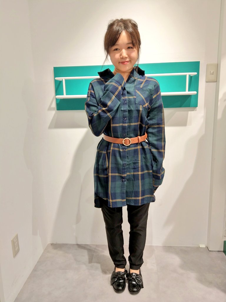FR_ebina's tweet photo. 今年注目のチェック柄🌠
シャツワンピが入荷しました👐💚

No.987-617590
Col.グリーン、アカ、クロ
Pri.￥5,900(＋tax)→specialprice🙊💘

羽織で着てももちろん🙆💚
腰巻きやたすき掛けにしたりワンポイント使いしても可愛いですよ👌✨ https://t.co/FxAIpl8eQ4
