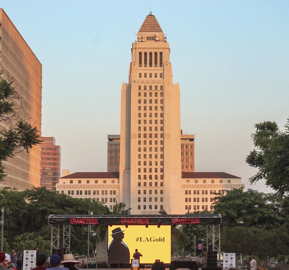 .<a href="/josehuizar/">Jose Huizar</a> &amp; #BringingBackBroadway are thrilled to honor #JonathanGold through our Streetscape Plan. Along w/ a plaque &amp; decorated light posts, when finished, sidewalk in front <a href="/GrandCentralMkt/">Grand Central Market</a> will be a #SidewalkofGold-at next <a href="/NightOnBwayLA/">Night On Broadway</a> we’ll pay homage to this great man