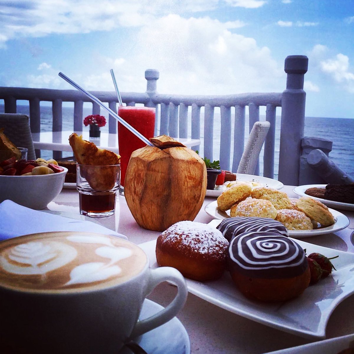 SeaCliffDar's tweet photo. Breakfast with a view...😍😍😍Come join us guys! Karibu! #whenitsagoodmorning #KC #indianoceanviews #delish
#Karambezicafe #seacliffhoteldar https://t.co/vFvPO71nr2