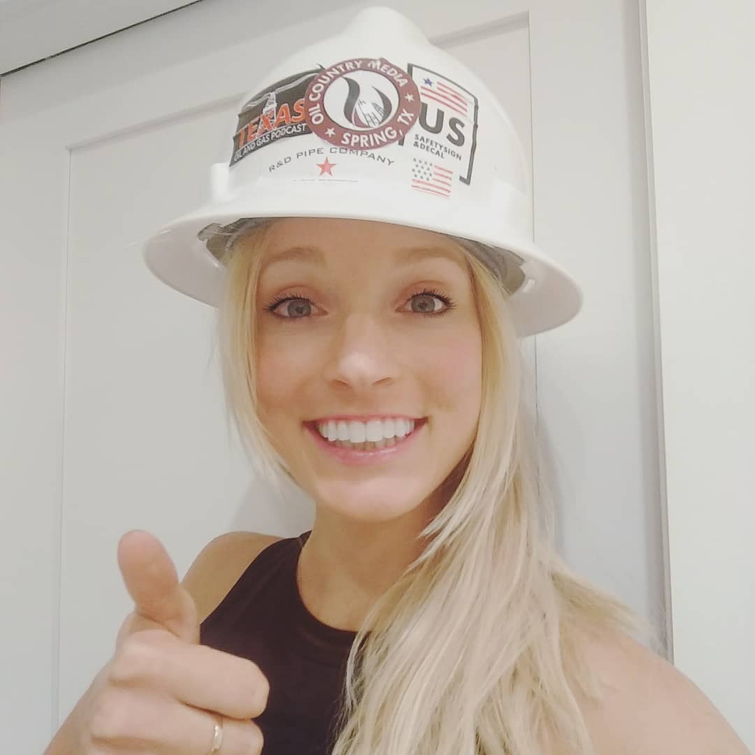 LandGateCorp's tweet photo. Thank you @OilCountryMedia for the #cool #hardhat #stickers! https://t.co/GwYJ2MjV71