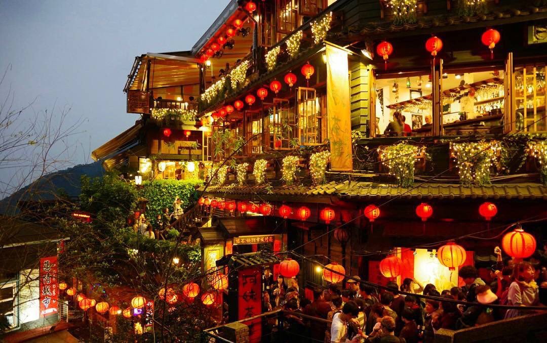 ranchanbinary's tweet image. 昨日、台湾から
帰ってきましたー✈️💕

ずっと行きたかった九份いけた😍
千と千尋の神隠しの世界！！
すごく良かった🎵

そして旅費代は
今日の午前中だけで取り返した💰笑
また来週も旅行✈️

こんな生活できるのも
バイナリーのおかげ！！

気になる方DMしてください📥