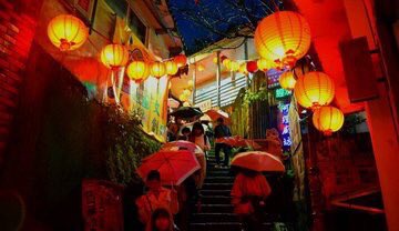 ranchanbinary's tweet image. 昨日、台湾から
帰ってきましたー✈️💕

ずっと行きたかった九份いけた😍
千と千尋の神隠しの世界！！
すごく良かった🎵

そして旅費代は
今日の午前中だけで取り返した💰笑
また来週も旅行✈️

こんな生活できるのも
バイナリーのおかげ！！

気になる方DMしてください📥