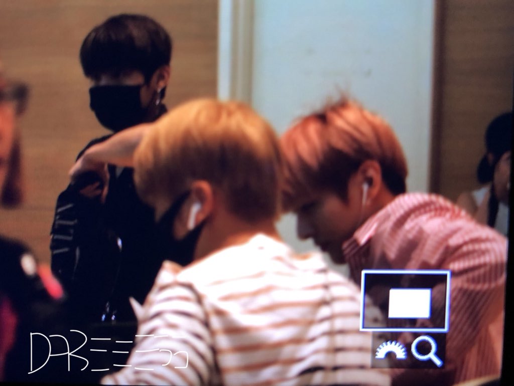 dabeeegg's tweet photo. 180827 桃園出境
다니엘 왜 또 이 옷이ㅠㅠㅠㅠ
#강다니엘#姜丹尼爾#KANGDANIEL https://t.co/GjJMKDfNID