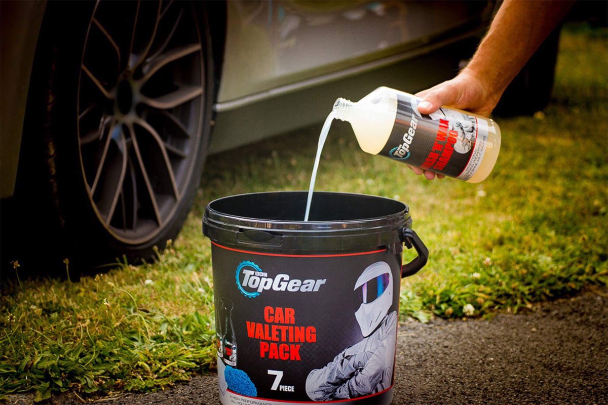 AssuredProduct's tweet photo. All you need to clean your car inside and out! NEW @BBC_TopGear  7-in-1 car valeting bucket! Grab yours at Top Gear Car Valeting Pack 7 in 1 car cleaning kit https://t.co/HLGxdY106C https://t.co/Zzc5SQIcTJ