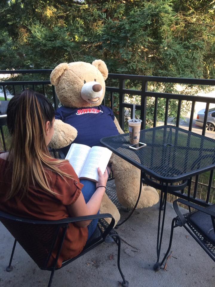 cheersac's tweet photo. #SelfCareSunday
Nothing better than good weather, boba, a good book, and good company to relax. #itsthebearnecessities #selfcare #mentalhealthmatters #endthestigma #cheersacramento #cheersac #cheerfortomorrow #cheerleaders #charitablecheerleaders #nonprofit #community #sacramento https://t.co/PRqZNYCTmF