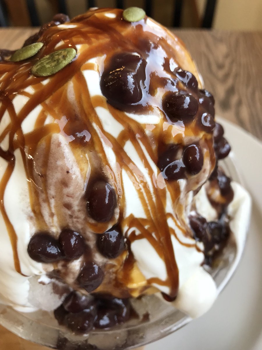 papipapicooo's tweet photo. Journal cafeさんにて🍧
「かぼちゃとあずきの黒みつのかき氷
」
もう何回食べに来てる?w
はまり過ぎてスパン短いw
かぼちゃ好きには食べてほしい。
見た目ほど甘くないよ?
途中、素氷にあるけど気にならない美味しさ♡
#Journalcafe https://t.co/fKDQhwwVW2