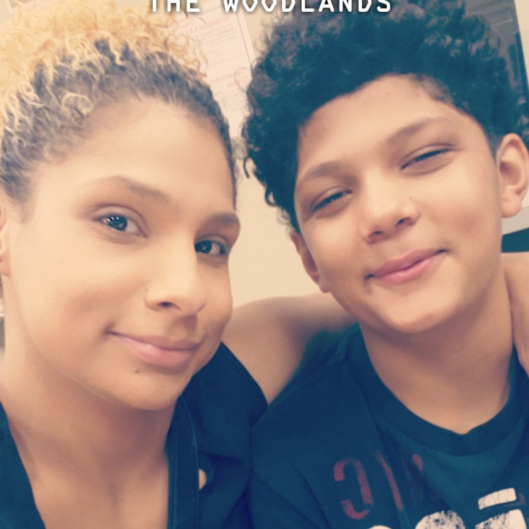 LoveHouLiving's tweet photo. #NewProfilePic with my 8th grader! https://t.co/nSHz5ufsoa