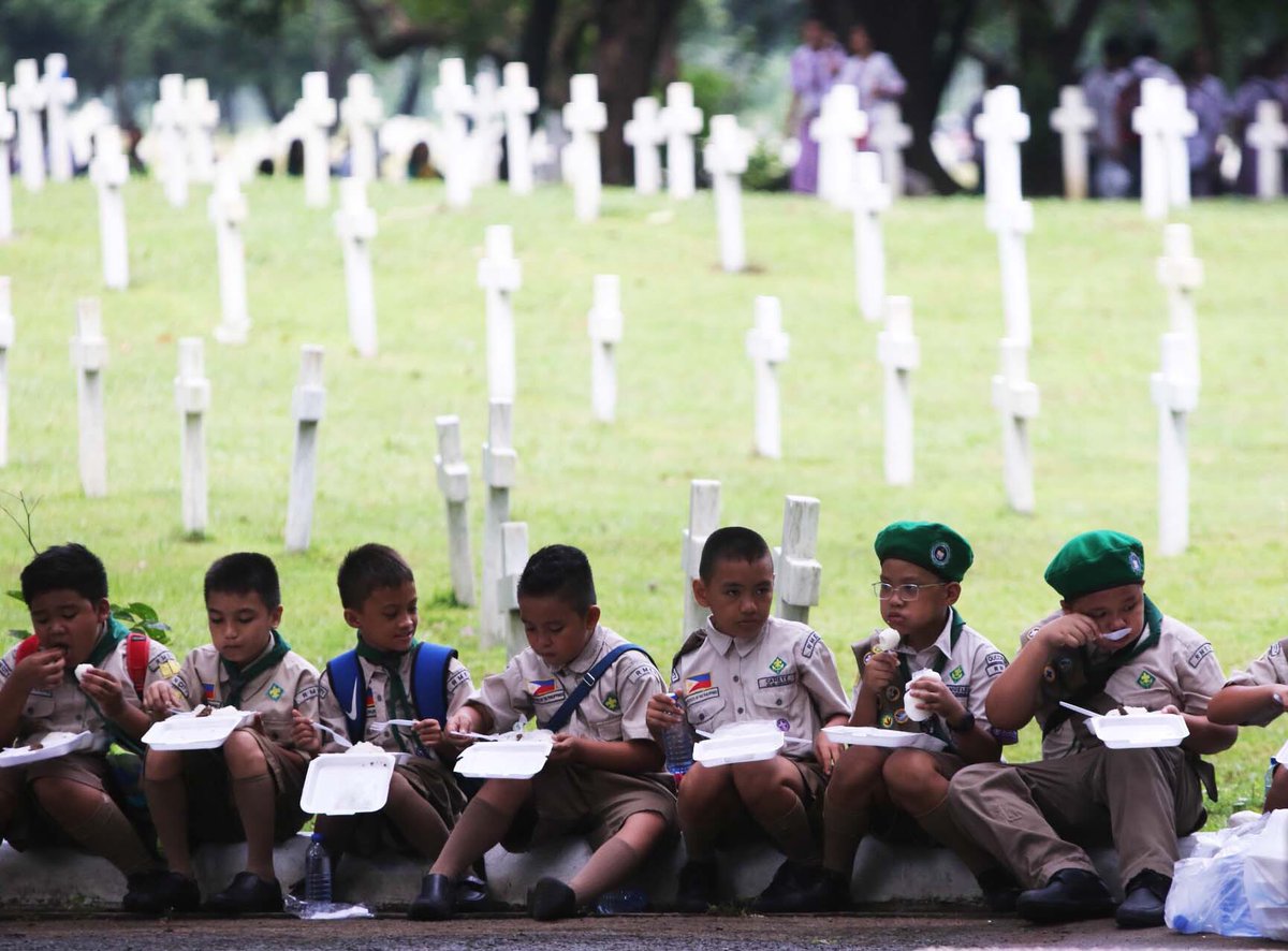 PHNews01's tweet image. President Rodrigo Roa #Duterte leads the commemorative rites honoring the country&apos;s national heroes at the Libingan ng mga Bayani in Taguig City on August 27, 2018.

This day marks the observance of National Heroes Day.

#PartnerForChange
#ComfortableLifeForAll