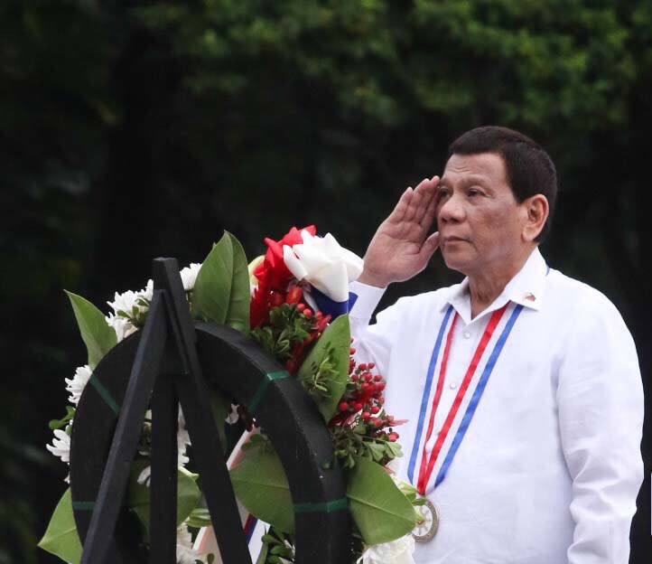 PHNews01's tweet image. President Rodrigo Roa #Duterte leads the commemorative rites honoring the country&apos;s national heroes at the Libingan ng mga Bayani in Taguig City on August 27, 2018.

This day marks the observance of National Heroes Day.

#PartnerForChange
#ComfortableLifeForAll