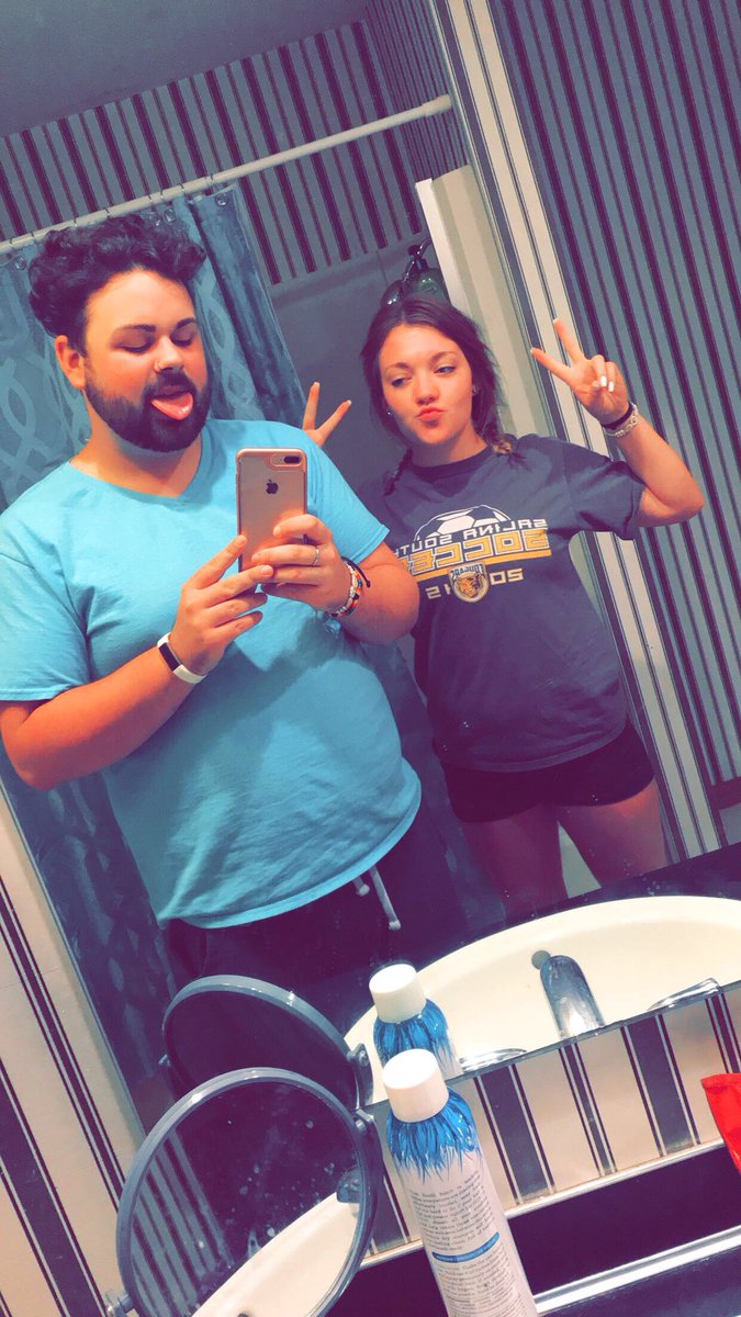 Charbear4843's tweet photo. Happy 20th Birthday 🎉 To my Best Friend and Roommate @michalacliffton ❤️ Thank you for always be there for me when I need you and listening to me complain and actually listening 😘 I love you so very much and glad I can call you my family! ❤️ Until the very end bestie 😘 https://t.co/mXbC8orwJ1
