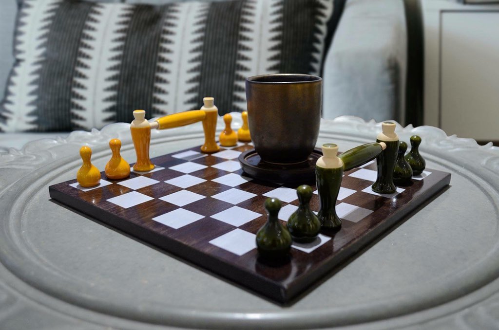 baayadesign's tweet image. Handcrafted wooden tray with wooden enamelled handles in a unique design inspired from the game of chess.

#Baaya #servingtray #traytable #tray #chesstray #chess #accessories #interiordecor #interior #decor #interiorstyling #MakeinIndia