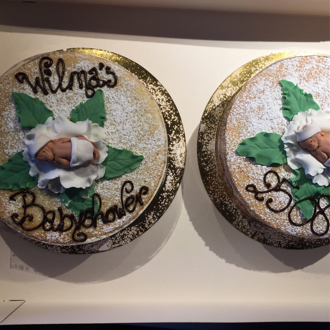 indirastaarten's tweet photo. Fijne Babyshower Wilma!!
#amandelcake #slagroom #versfruit https://t.co/XnGumvkKpH