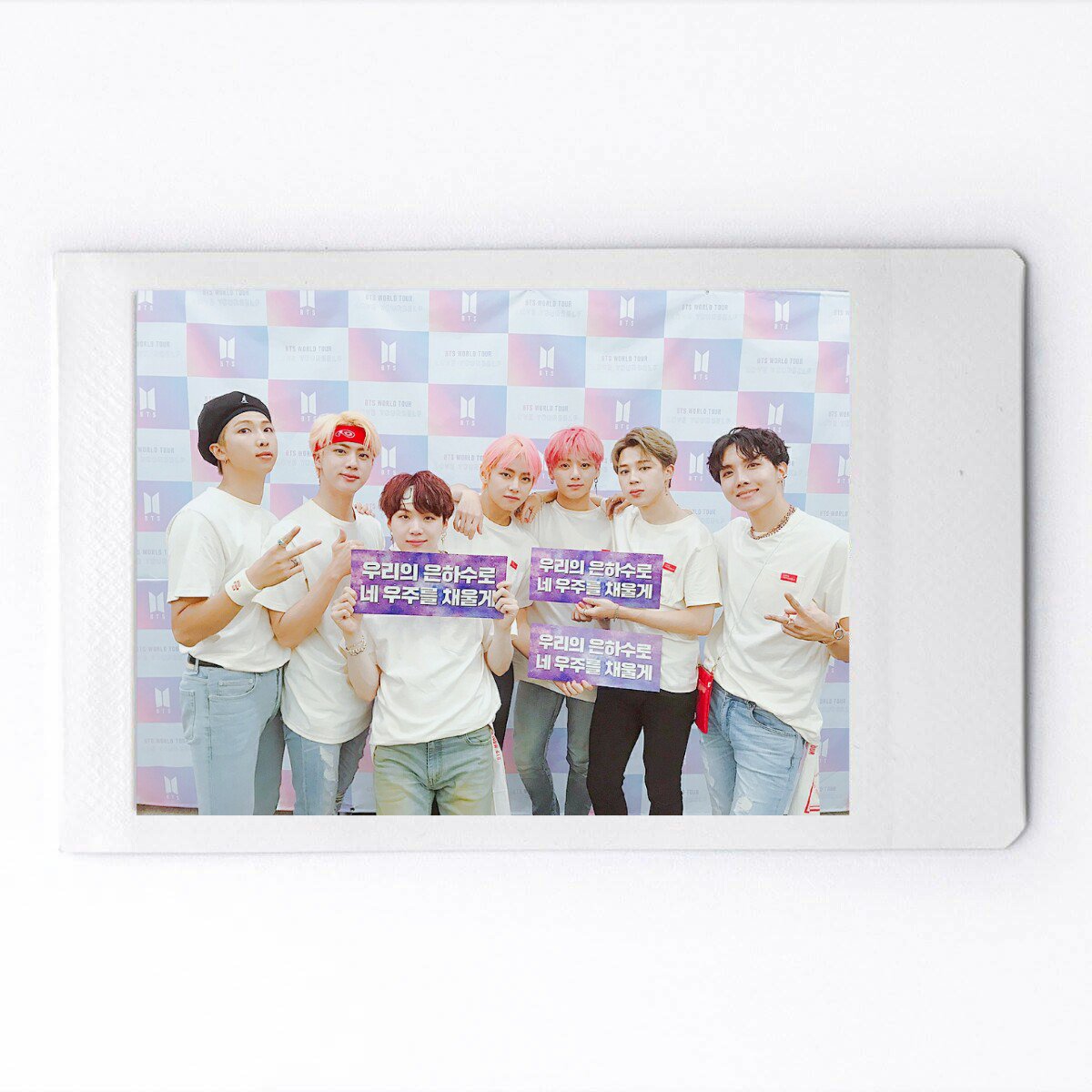 bangtaneditor's tweet photo. #BTS #BTSARMY https://t.co/Fav0IhSB13