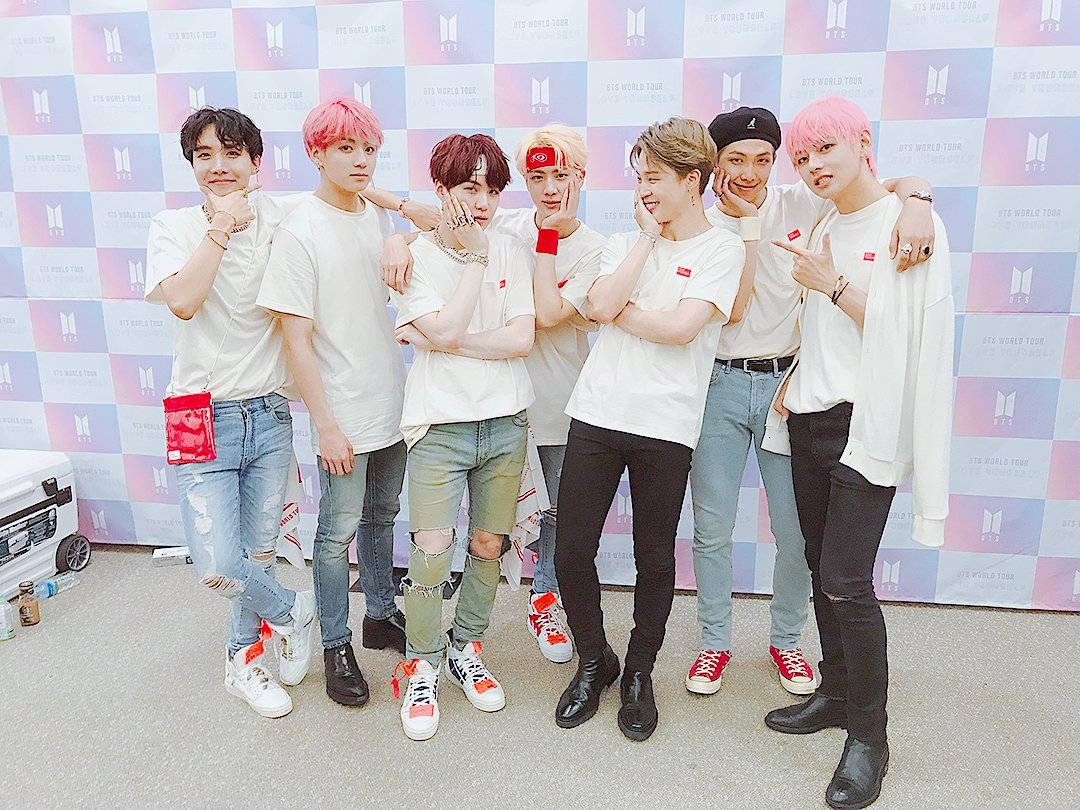 bangtaneditor's tweet photo. #BTS #BTSARMY https://t.co/Fav0IhSB13