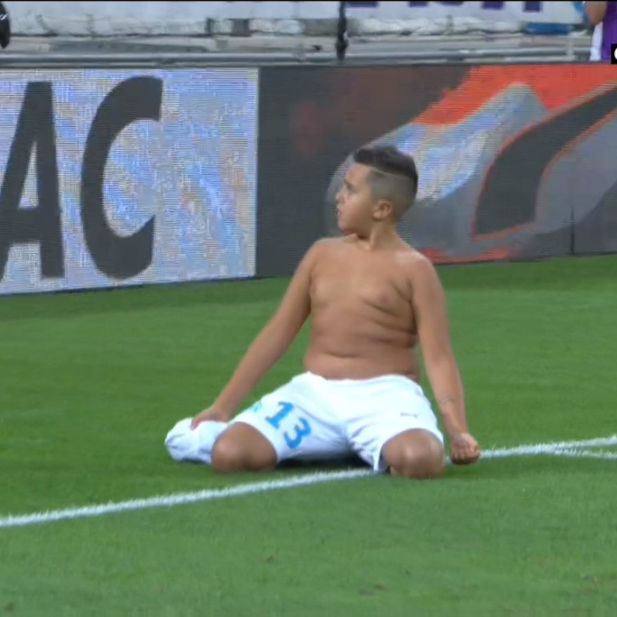PiedsCarres's tweet photo. RT pour Yassine
FAV pour Germain https://t.co/4Ly4w0HwgV