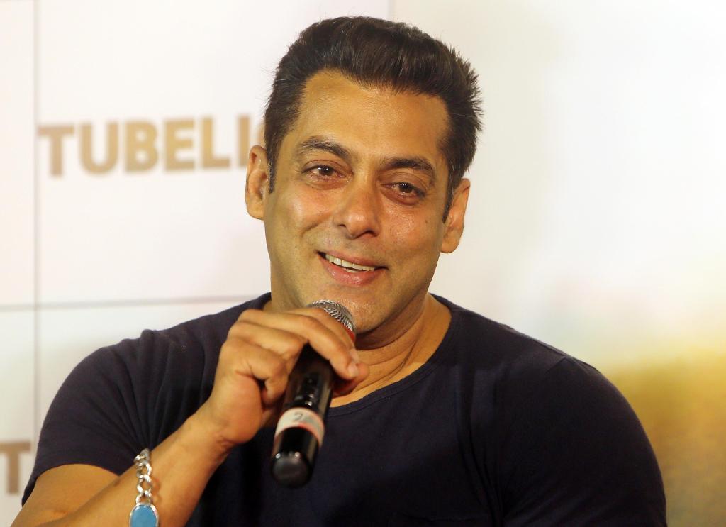 Forbes's tweet photo. Bollywood mainstay, Salman Khan, is the world's 9th highest-paid actor of 2018
https://t.co/PyGTg2W3Ll https://t.co/SNc41ZTPoZ