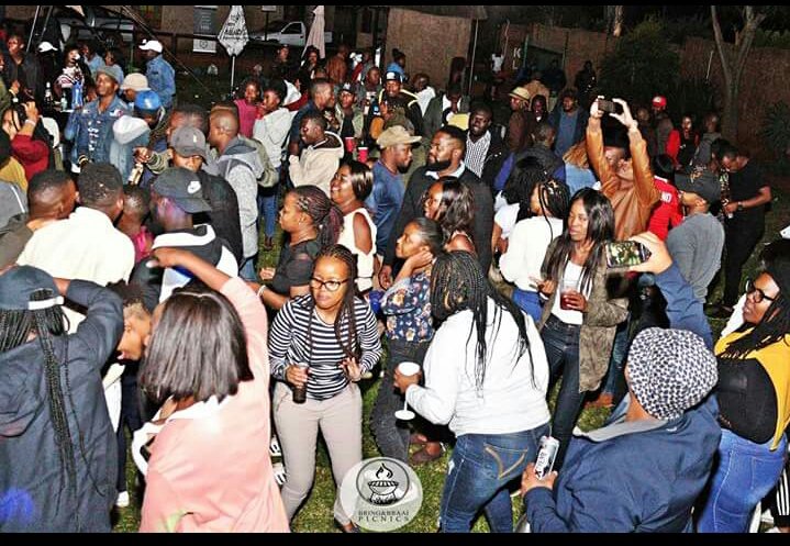 AobakweMushi's tweet photo. #BringAndBraaiPicnics
On:๐ 29/09/2018
Venue: Kgabo Lodge,Brits Road, PTA North
For Tickets๐๐ Contact:
083 265 8188 @Reokay
076 385 9750 Romeo
Come Through and Chill...๐ฅ๐ฆ๐๐๐
#PitoriGigGuide
#MondayMotivation https://t.co/RvEjeRKpw1