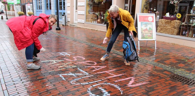 Warum in Buxteuhde Physiotherapeuten mit den Hashtags #ohnemeinenphysio,  #spahnamzug und #therapeutenamlimit auf die Straße gingen. tageblatt.de/lokales/buxteh…