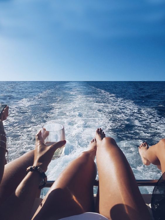 Ponemos rumbo a #SEPTIEMBRE de la mejor manera que se nos ocurre!.
#HappyMonday