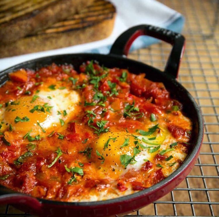 Hayden1974's tweet photo. Chorizo baked @clarence_court eggs, for brunch 🍳#bankholidaymonday treat...
simple, unfussy &amp; delicious🥚👍
@3tourcookbook 
📸- @franklin_photo https://t.co/SDCxRcjOrc