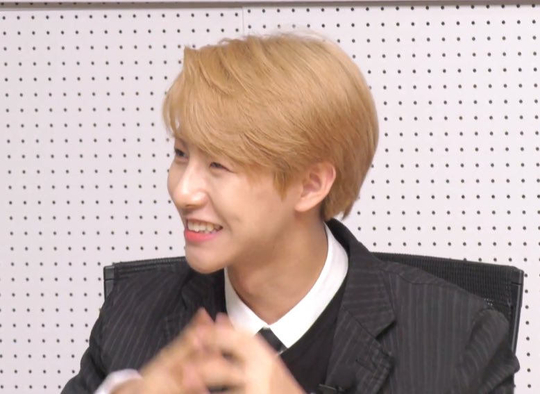 renjun pics 🦊 tweet media