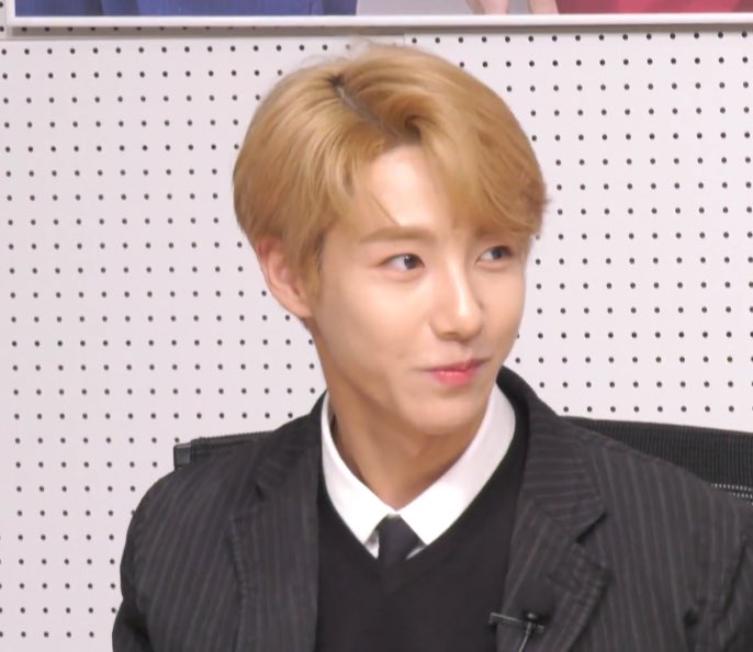 renjun pics 🦊 tweet media