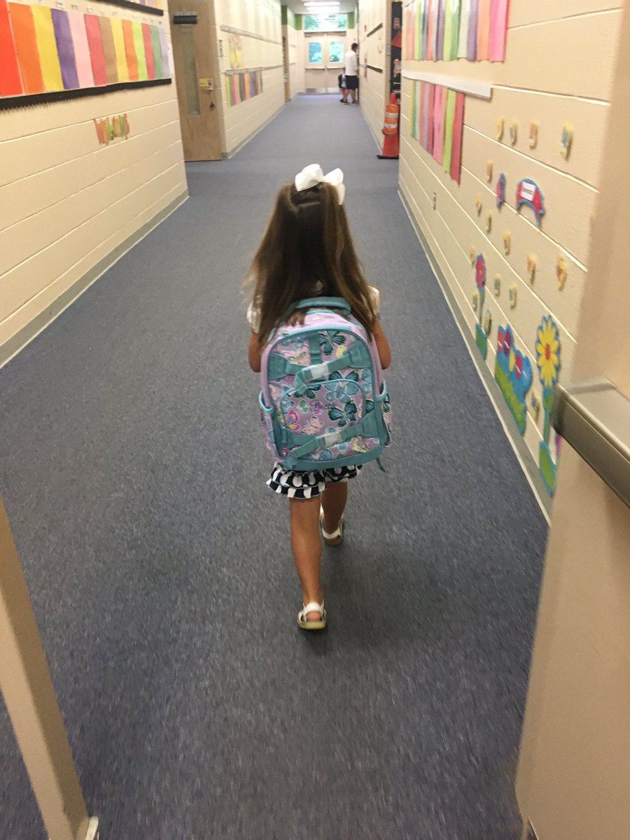 kinibrindle's tweet image. Kid, you’ll move mountains! ~Dr. Seuss 🏔❤️📚✏️🍎 #beccamaebrindle #MAfirstday #MACSawesome #theBHT #kindergartenherewecome