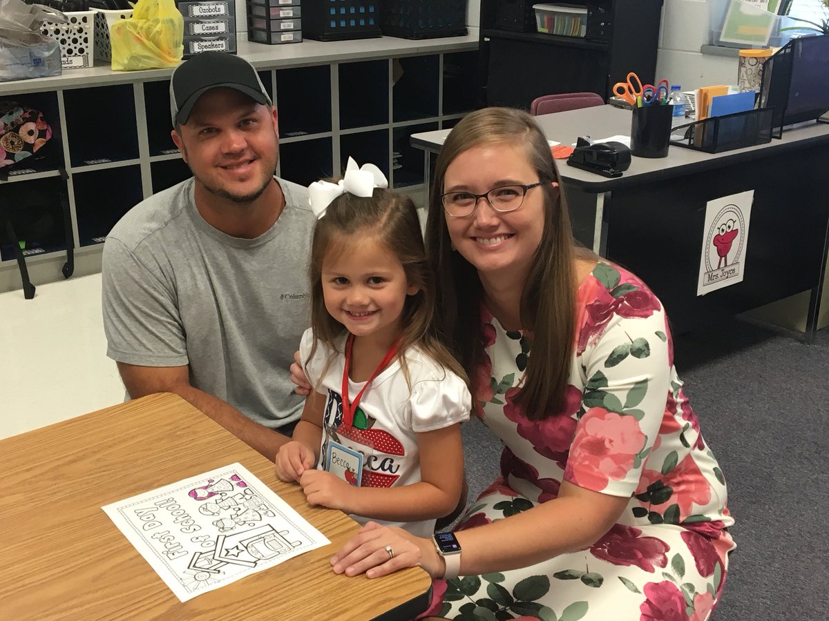 kinibrindle's tweet image. Kid, you’ll move mountains! ~Dr. Seuss 🏔❤️📚✏️🍎 #beccamaebrindle #MAfirstday #MACSawesome #theBHT #kindergartenherewecome