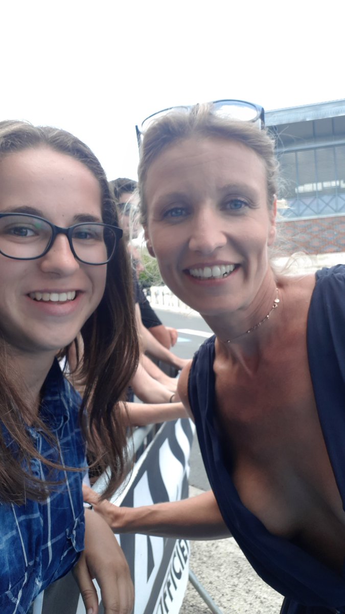sparkle_lea16's tweet photo. J en ai vu de personnes cette année mais tu restera mon coup de coeur de cette 11 édition du festival ! 
A l année prochaine 
@Alexandra_Lamy ❤❤ https://t.co/AJV4ATSzAG