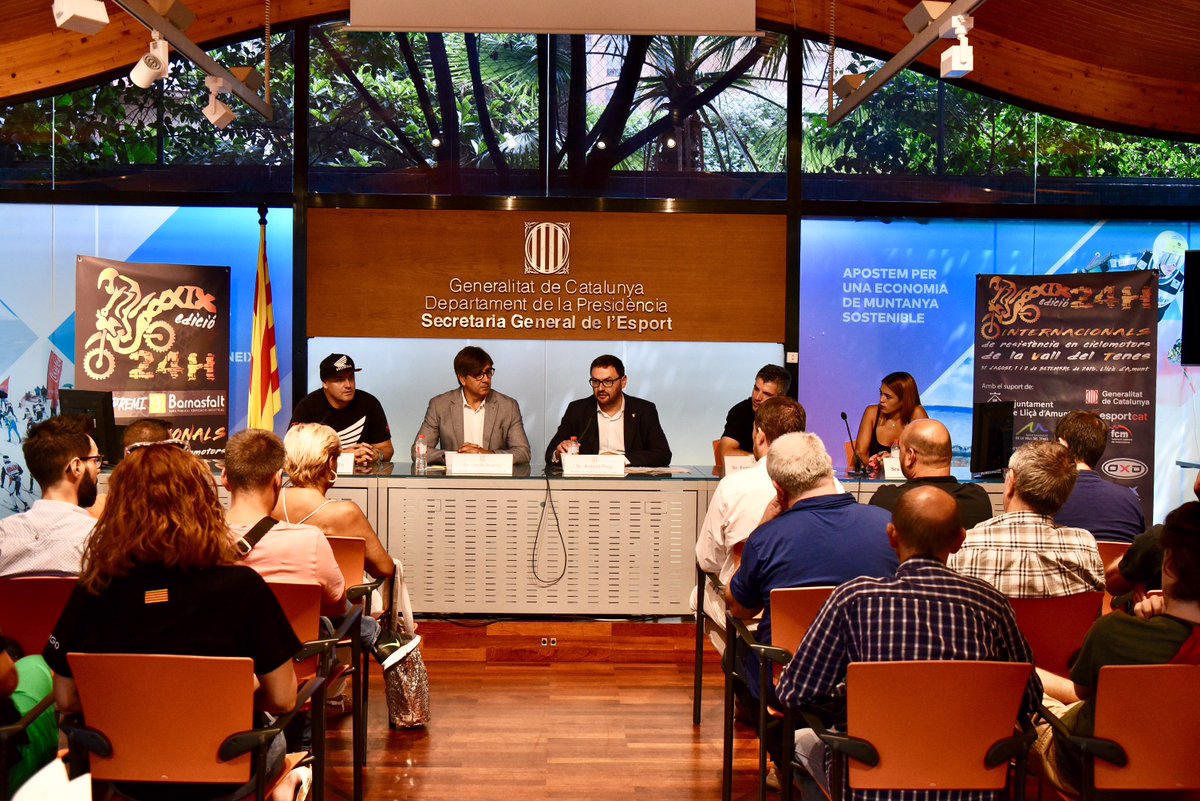 esportcat's tweet photo. Les 24 Hores Internacionals de Resistència en Ciclomotor de la Vall del Tenes consoliden el paper formatiu en la 39a edició #24hvdt https://t.co/b4F1sKxRx8 @24hvalldeltenes @llicamunt @FCMotociclisme @antonireig #esportcat https://t.co/4buQ0U4wWn