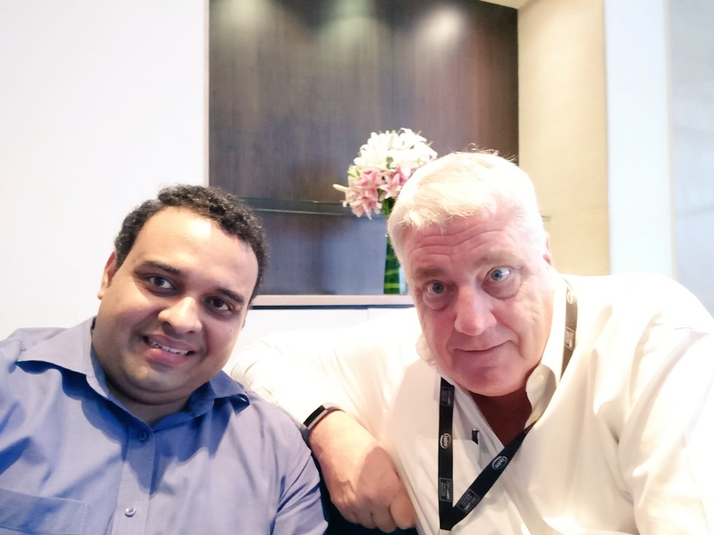 pathak_anay's tweet photo. Always a pleasure to meet you and take some guidance, thanks a lot for your time @Gordo_164 #DellEMCTechnologySummit https://t.co/4Snn1zwx1y