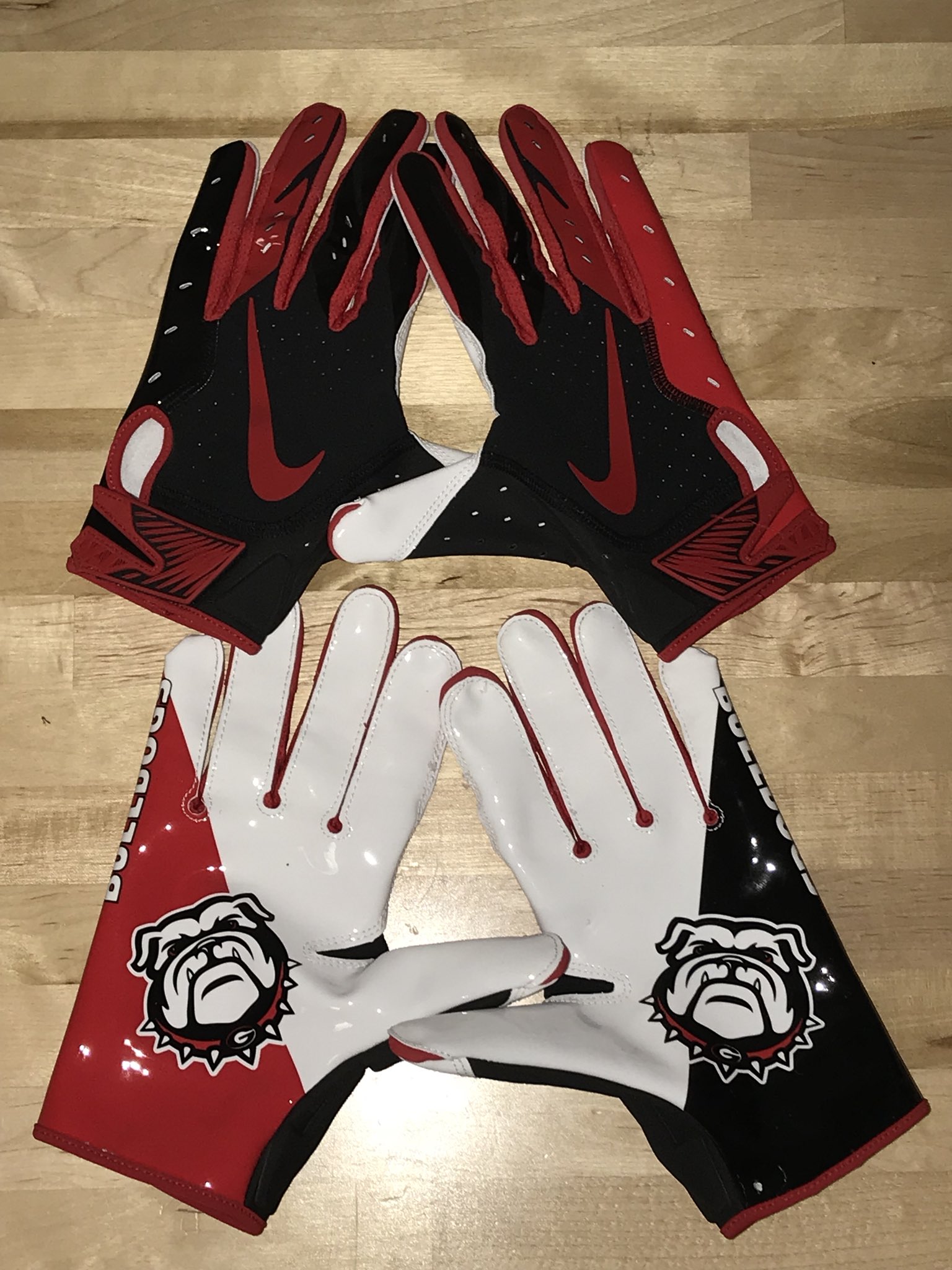 Uga sales football gloves