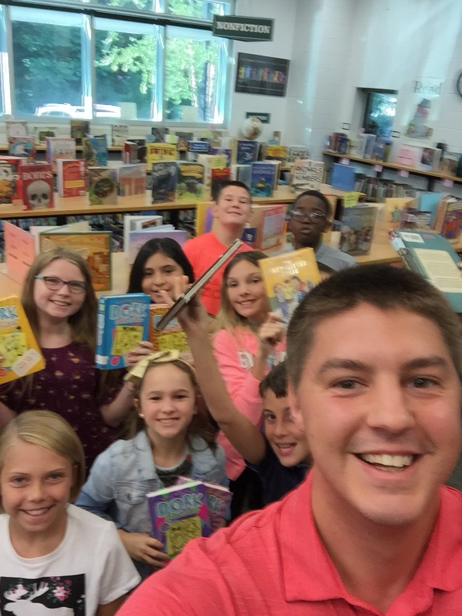 MangumElemAP's tweet photo. First checkout of the year @MangumExplorers #dpsncreads #readingexplorers https://t.co/NVVBStOtnC