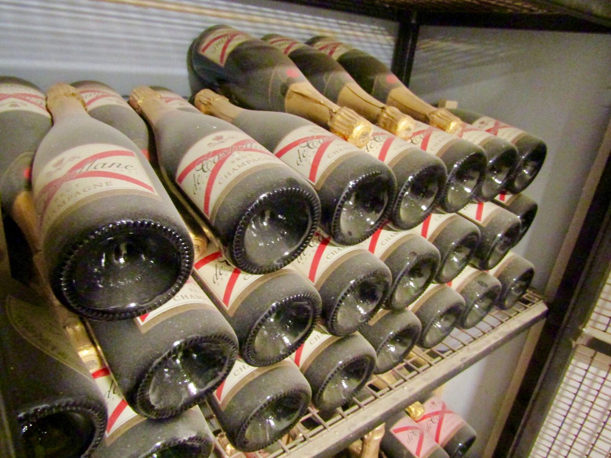 Royal Kings Arms tweet media