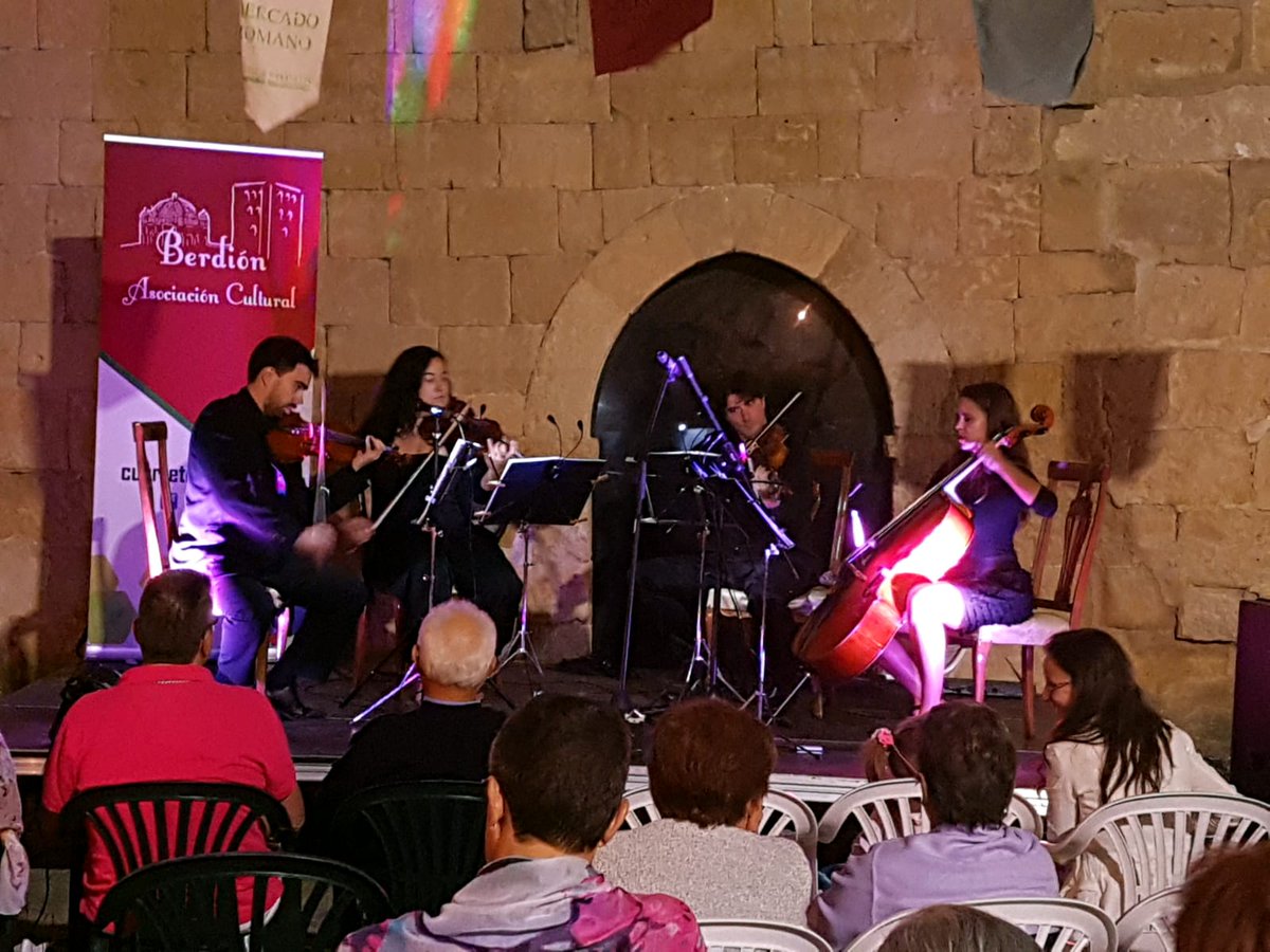 acberdion's tweet photo. ¡Veni, Vidi, Vici! Todo un éxito nuestro concierto en #Fuentespreadas. Agradecemos la confianza puesta en nosotros por parte de la Asociación Cultural Sibaria. #Zamora #Fiestas #cuarteto #Berdion https://t.co/g0Tz6nEN6B