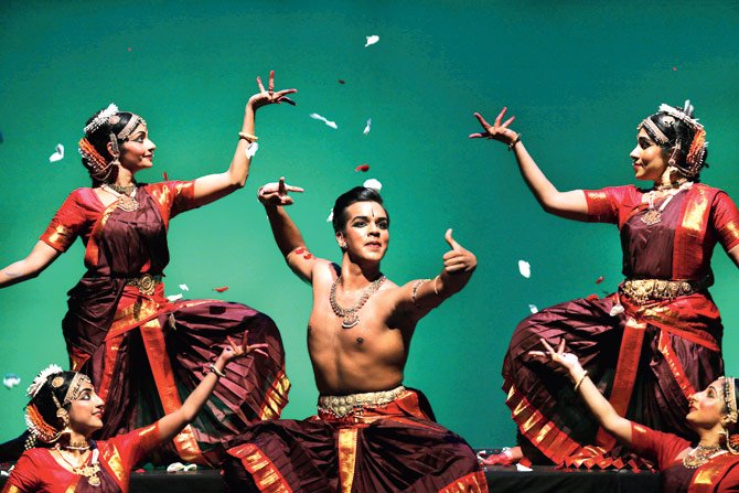 116Tansen's tweet image. Everything You Should Know About Indian Classical Dance!!:-
#KeyboardClasses #HarmoniumClasses #FolkDanceClasses #MusicInstituteInNoida
tansensangeetnoida.com/everything-kno…