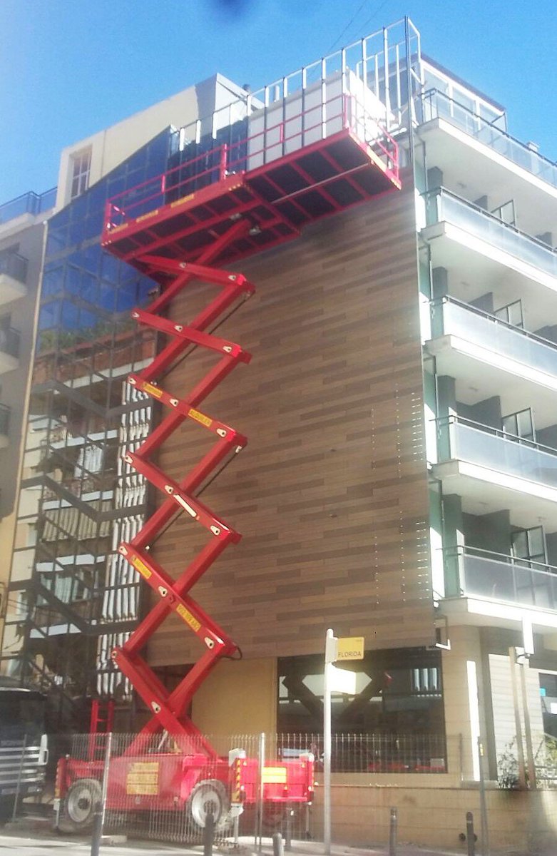 Plataforma Tijera Diésel de 22 metros Pb lift en nueva construcción Hotel de Benidorm