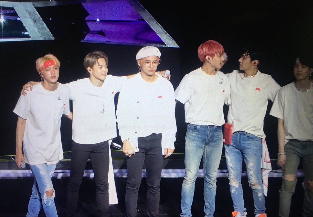 aka_mombo's tweet photo. 태형이는 손잡구 시퍼 손잡그 시풍대 https://t.co/nSMi8x8j5y