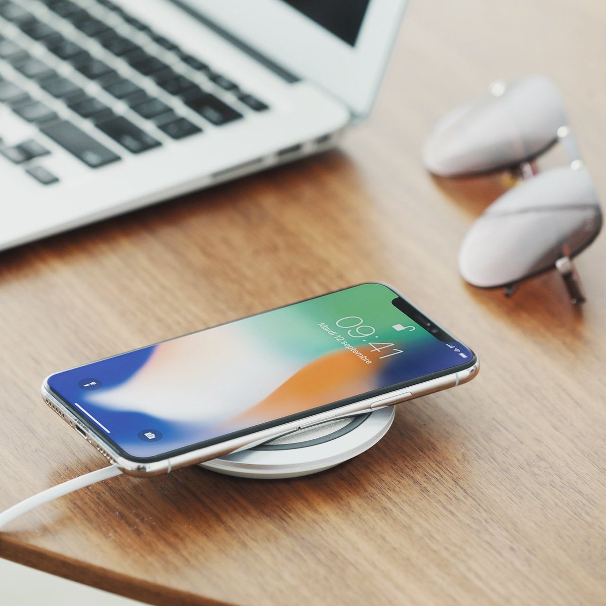 PowerSquareInc's tweet image. Running out of power? #fastcharge your #iphone and #samsung #smartphones today, with the 10W Fast Wireless Charging Pad.

Available on Flipkart bit.ly/2MQSkAv