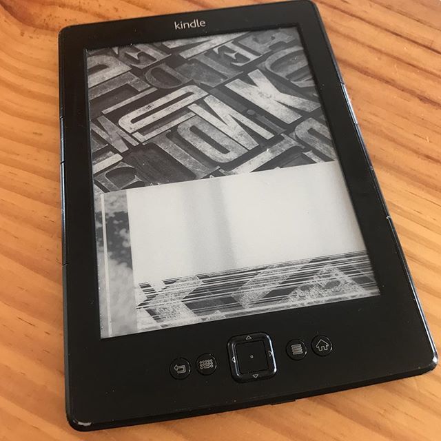 anamarriazu's tweet photo. 😥 mi fiel amigo😥 te voy a echar de menos
#mikindle https://t.co/QzYnbog5qo https://t.co/J8wfemZy5W