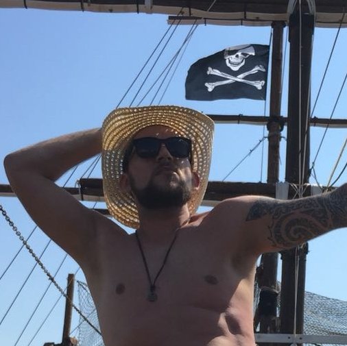 MaxTheHost's tweet image. #NewProfilePic #seaofthieves #sardinia #galleon 
Searching for Skeletons ☠⛵🥁