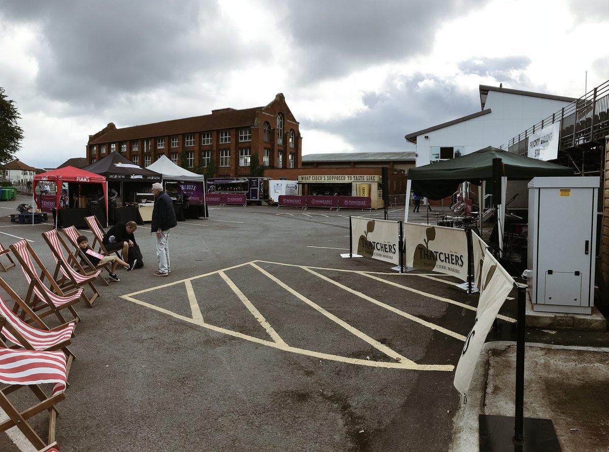 All set for the pre-match set 🤙🏽<a href="/SomersetCCC/">Somerset Cricket 🏆</a> @SCCC_Stragglers