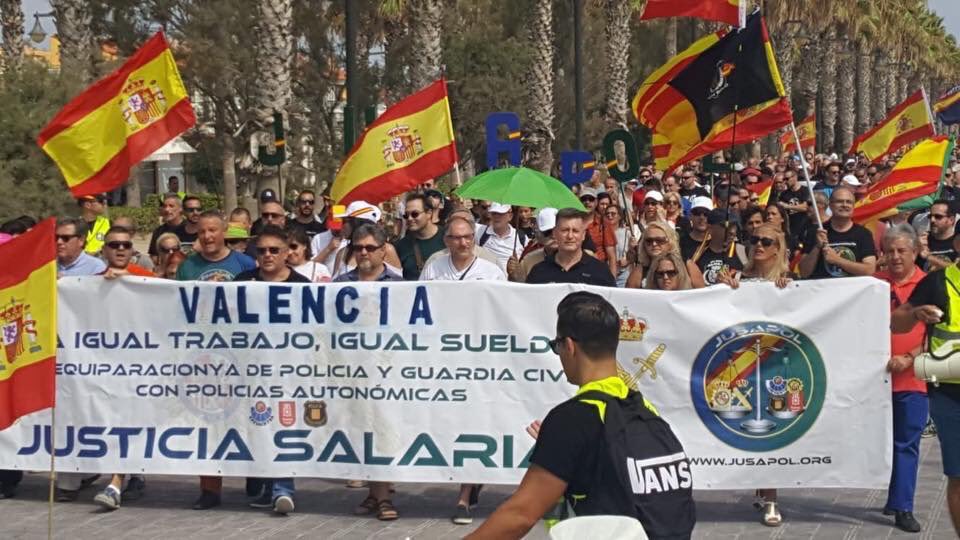 ContigoSD's tweet image. En Contigo defendemos la justicia y la igualdad, por eso, estuvimos presentes en las manifestaciones de @jusapol en Valencia y en Málaga, para conseguir la #EquiparacionYa.