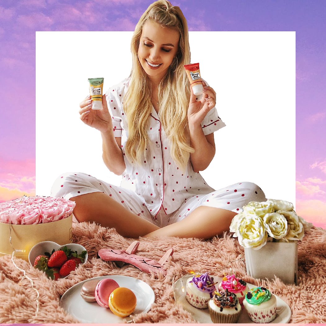 Okay so we cant get over how <a href="/scarlettlondon/">Scarlett Melville</a> looks like and angel here!